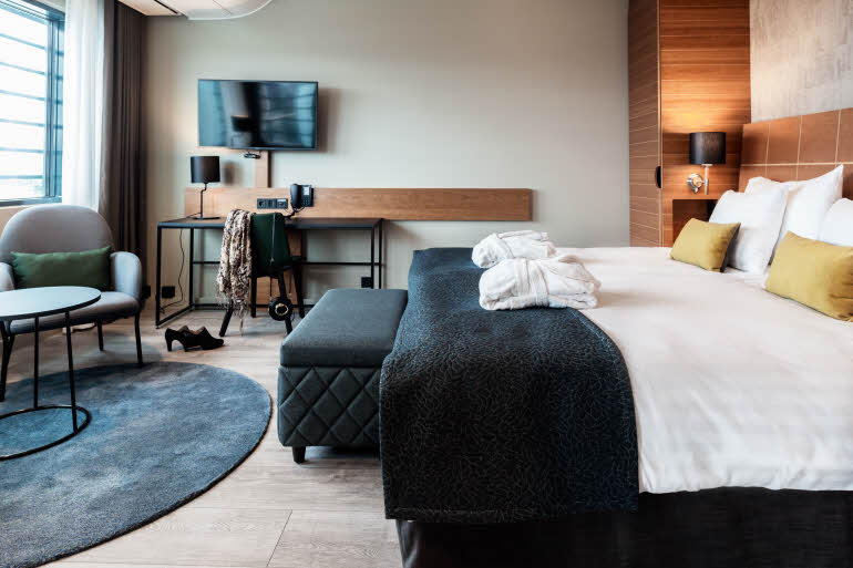 superior plus room scandic simonkenttä hotel kamppi helsinki finland